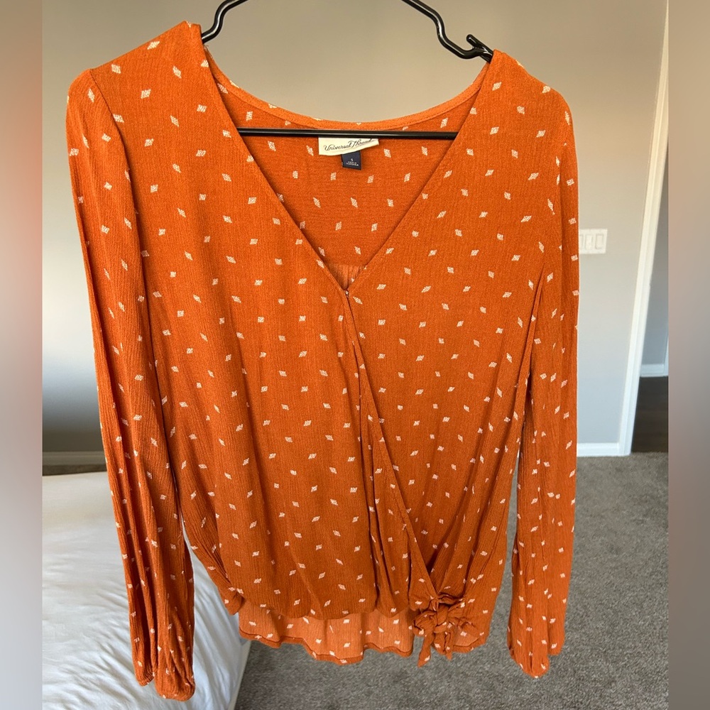 Universal Thread Longsleeve top